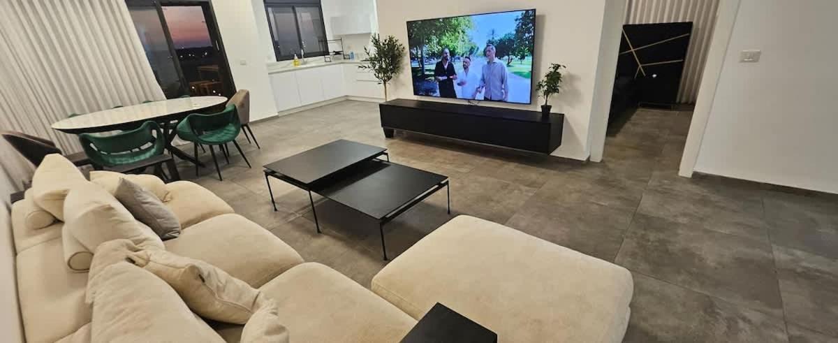 Stunning And Spacious In Kiryat Ata Qiryat Ata Zewnętrze zdjęcie