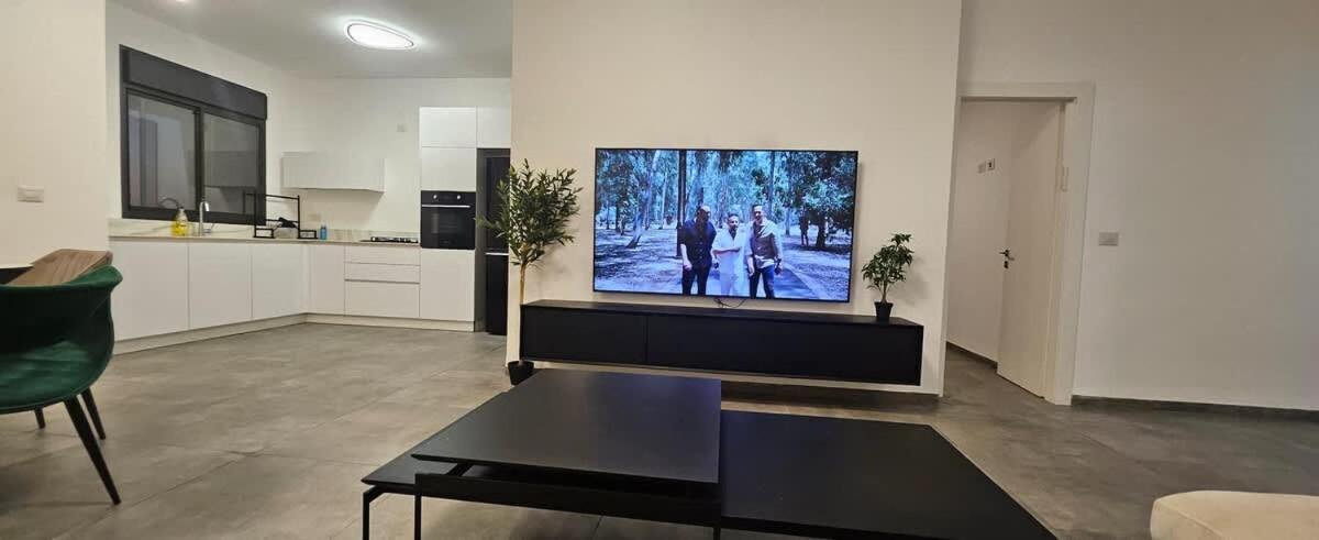 Stunning And Spacious In Kiryat Ata Qiryat Ata Zewnętrze zdjęcie
